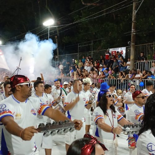 ACADÊMICOS bateria
