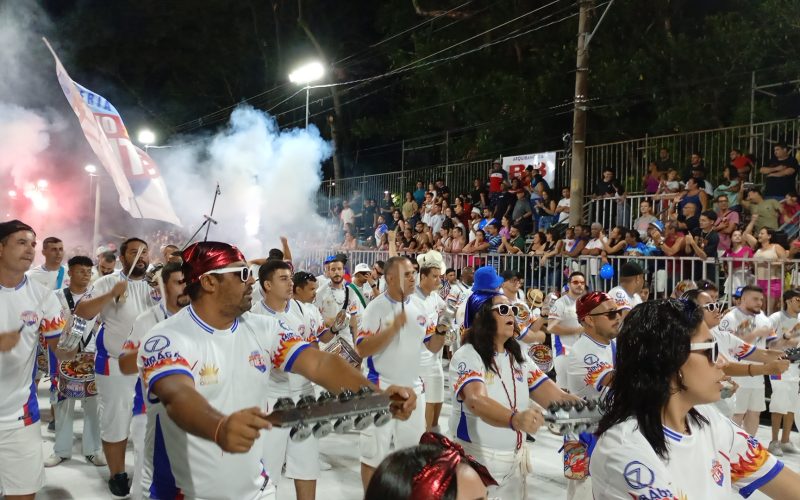 ACADÊMICOS bateria