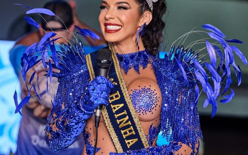 Monique Rizzeto é coroada rainha de bateria da Acadêmicos de Niterói