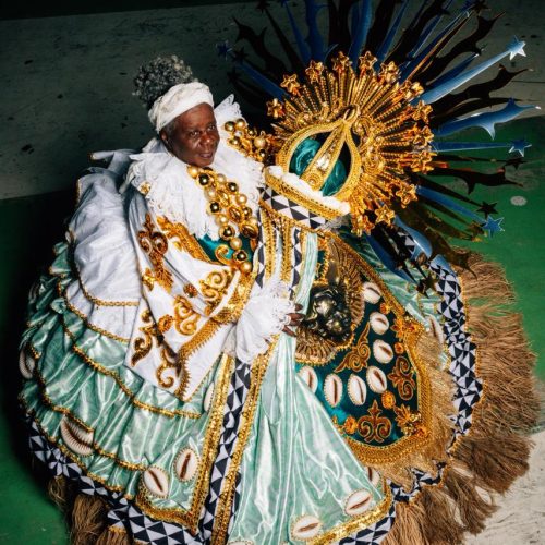 Com Conceição Evaristo vestida de baiana, Império Serrano revela mais duas fantasias no Dia da Consciência Negra