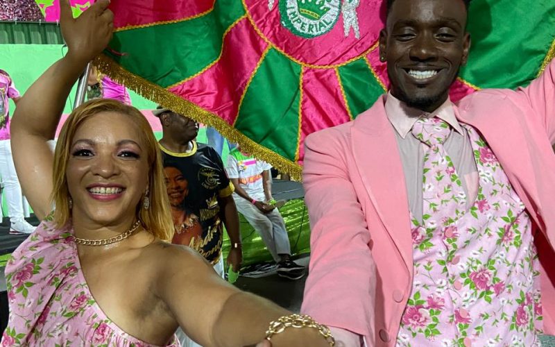 Lins Imperial faz festa neste sábado para apresentar as fantasias do próximo carnaval