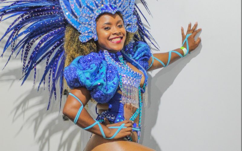 Passista Carine Almeida da Acad de Niterói 