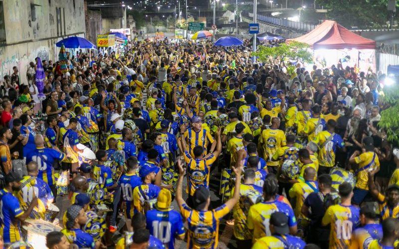 Com fantasias esgotadas, Unidos da Tijuca entra na reta final dos ensaios de rua da temporada 2026